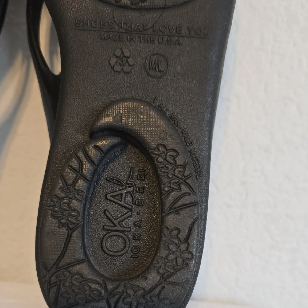 OKA b. Black Women's Sandals with Floral Accent. Size ML - Picture 12 of 16